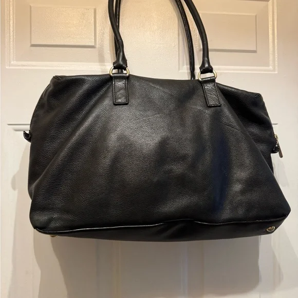 Michael Kors Black Leather Shoulder Bag with Gold Accents - Picture 2 of 13